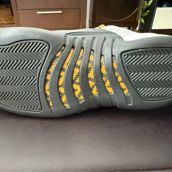 2013 Air Jordan 12 Retro “Taxi” White and Black Classic Sneakers - Picture 9 of 9